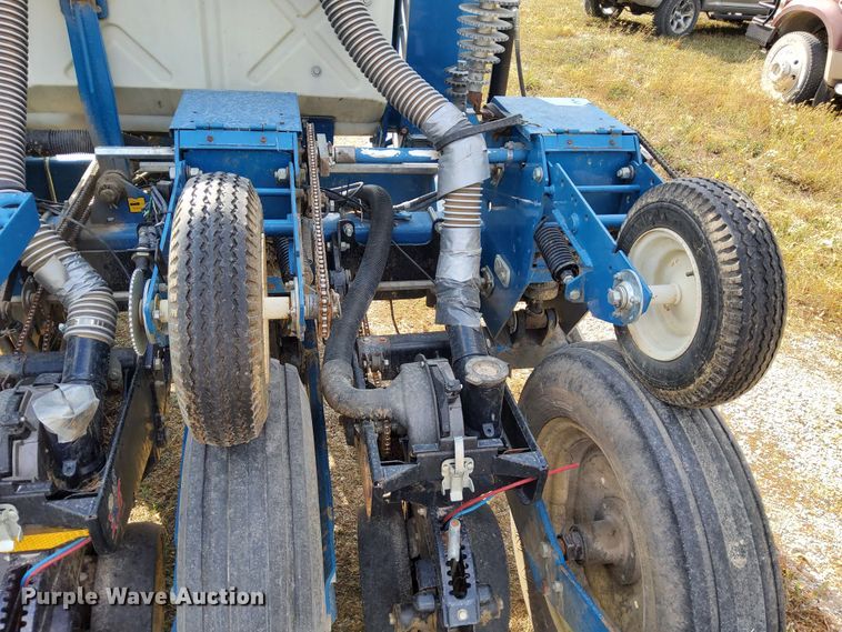 image for item DN6895 Kinze 3650  split row planter