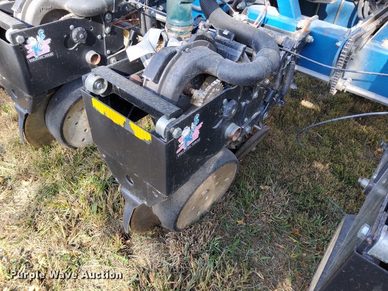 image for item DN6895 Kinze 3650  split row planter