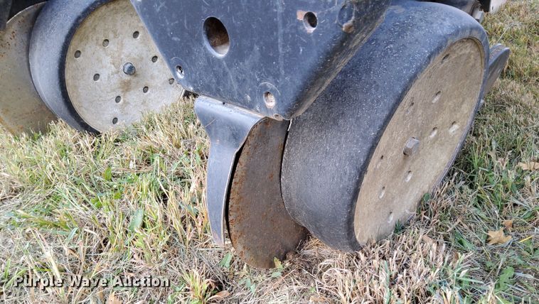 image for item DN6895 Kinze 3650  split row planter