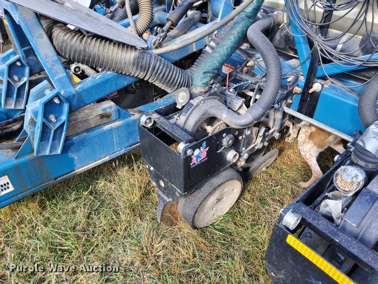 image for item DN6895 Kinze 3650  split row planter