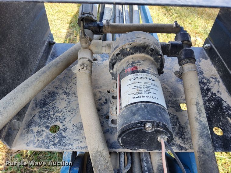 image for item DN6895 Kinze 3650  split row planter