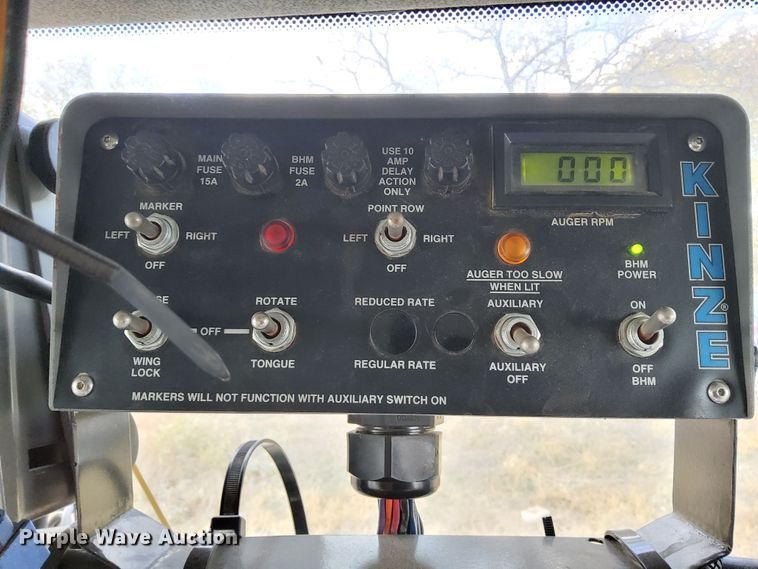 image for item DN6895 Kinze 3650  split row planter