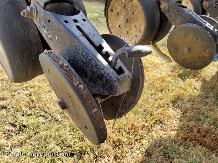 image for item DN6895 Kinze 3650  split row planter