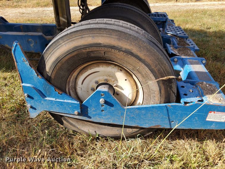 image for item DN6895 Kinze 3650  split row planter