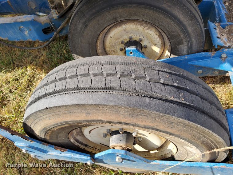 image for item DN6895 Kinze 3650  split row planter