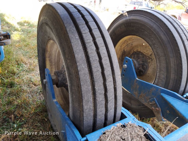 image for item DN6895 Kinze 3650  split row planter