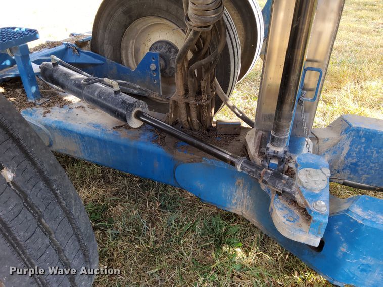 image for item DN6895 Kinze 3650  split row planter