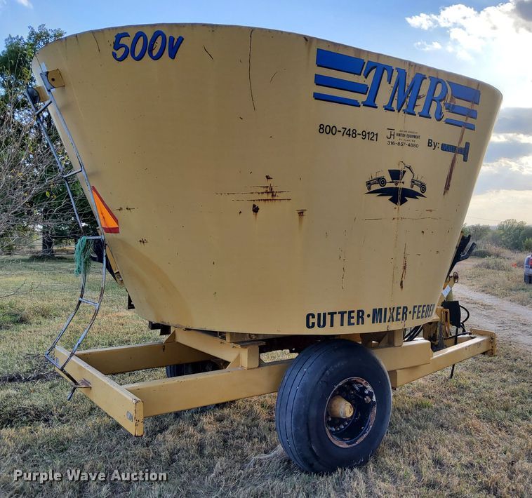 image for item DN6896 2000 TMR 500V  feed grinder/mixer