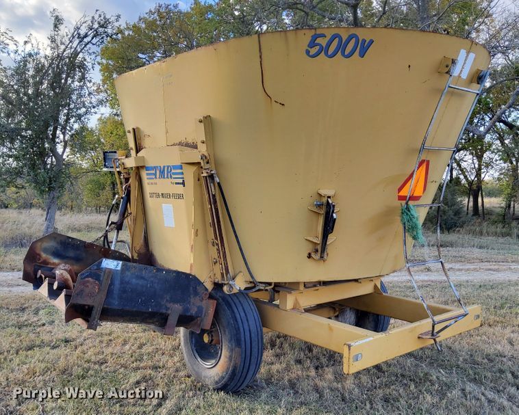 image for item DN6896 2000 TMR 500V  feed grinder/mixer