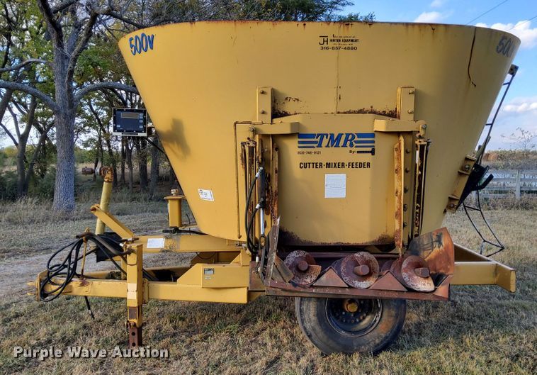 image for item DN6896 2000 TMR 500V  feed grinder/mixer