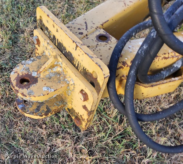 image for item DN6896 2000 TMR 500V  feed grinder/mixer