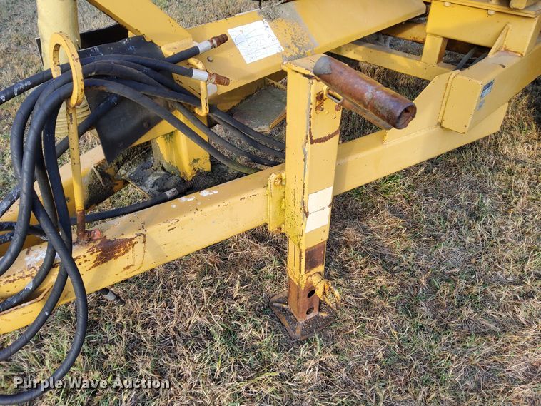 image for item DN6896 2000 TMR 500V  feed grinder/mixer