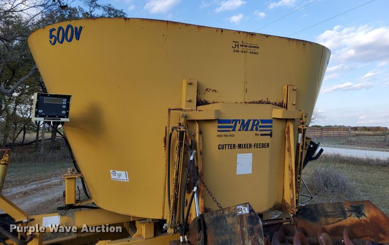 image for item DN6896 2000 TMR 500V  feed grinder/mixer