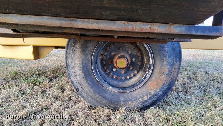 image for item DN6896 2000 TMR 500V  feed grinder/mixer