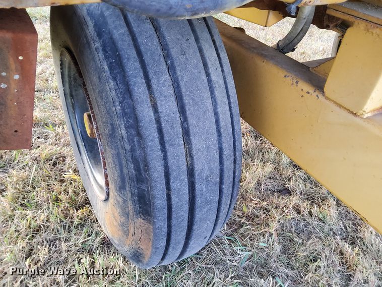 image for item DN6896 2000 TMR 500V  feed grinder/mixer