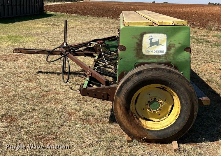 image for item DO8771 John Deere 8300  grain drill