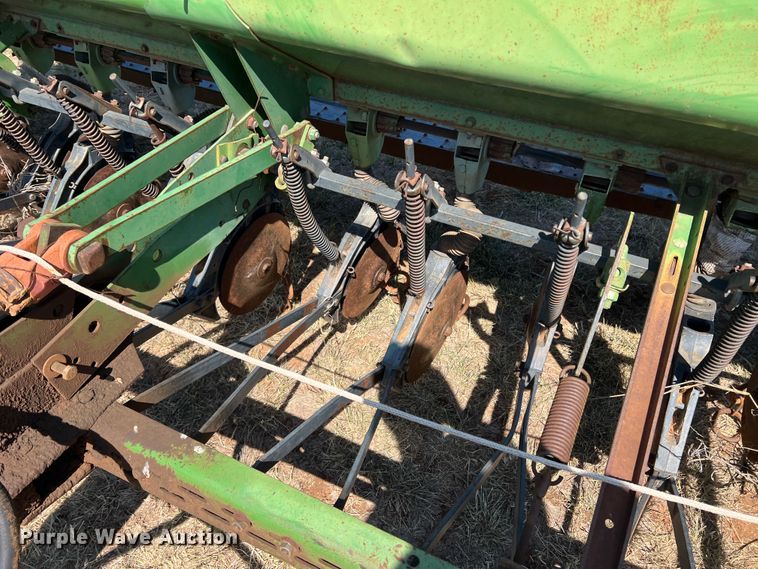 image for item DO8771 John Deere 8300  grain drill