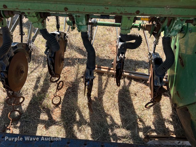 image for item DO8771 John Deere 8300  grain drill