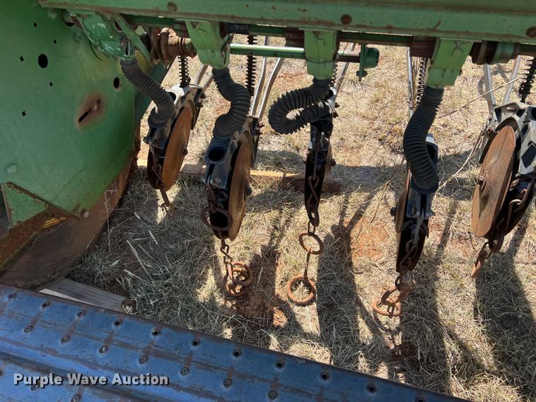 image for item DO8771 John Deere 8300  grain drill