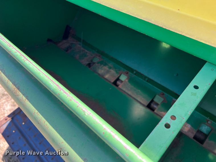 image for item DO8771 John Deere 8300  grain drill