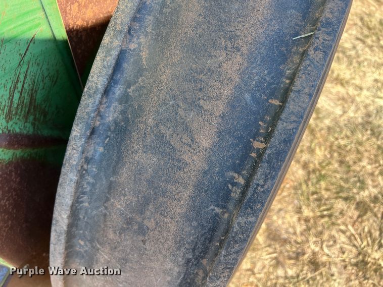 image for item DO8771 John Deere 8300  grain drill