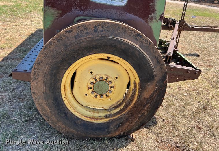 image for item DO8771 John Deere 8300  grain drill