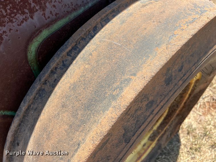 image for item DO8771 John Deere 8300  grain drill