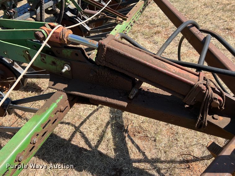 image for item DO8771 John Deere 8300  grain drill