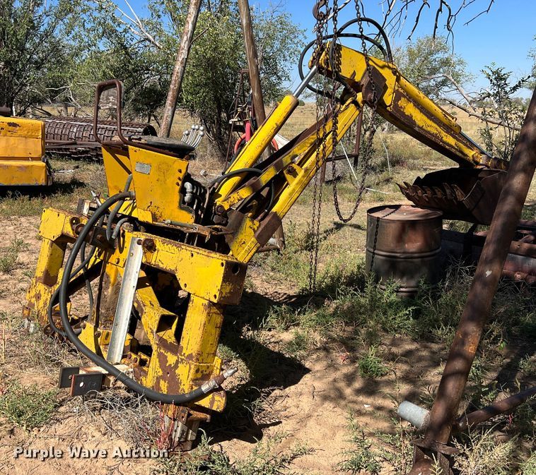 image for item DO8809 Davis 210  backhoe