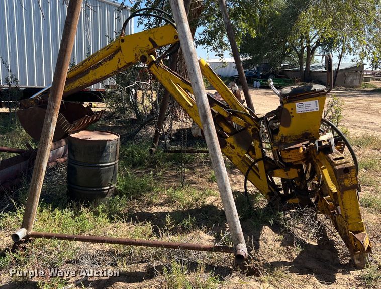 image for item DO8809 Davis 210  backhoe