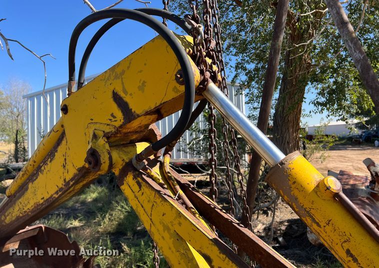 image for item DO8809 Davis 210  backhoe