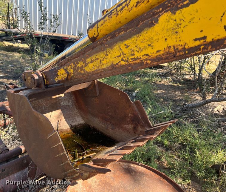 image for item DO8809 Davis 210  backhoe