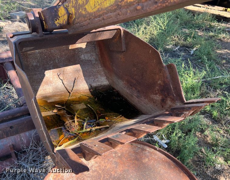 image for item DO8809 Davis 210  backhoe