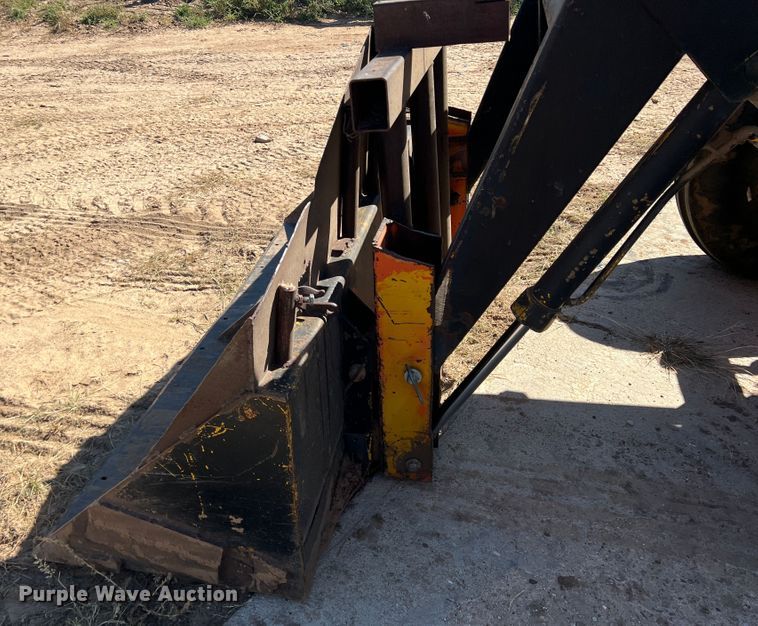 image for item DO8810 1981 Case 2290  tractor