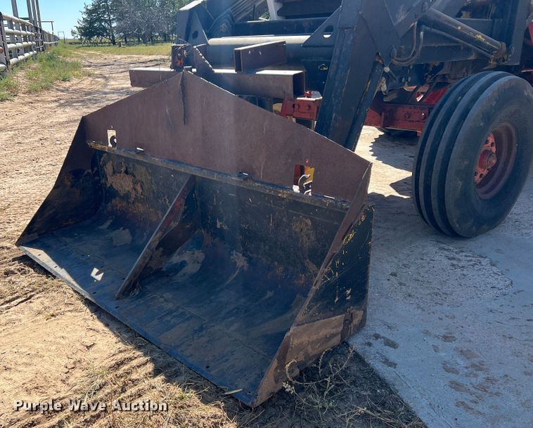 image for item DO8810 1981 Case 2290  tractor