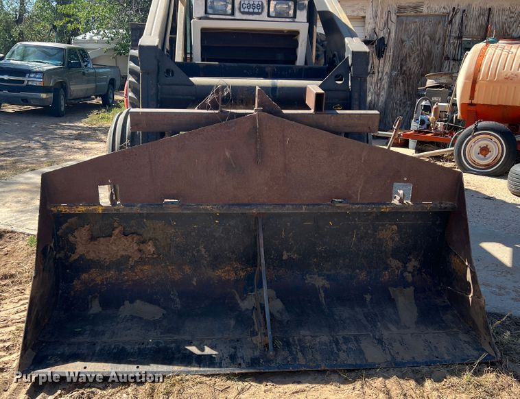 image for item DO8810 1981 Case 2290  tractor