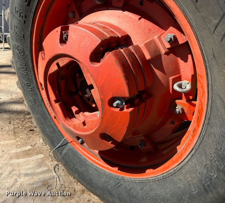 image for item DO8810 1981 Case 2290  tractor