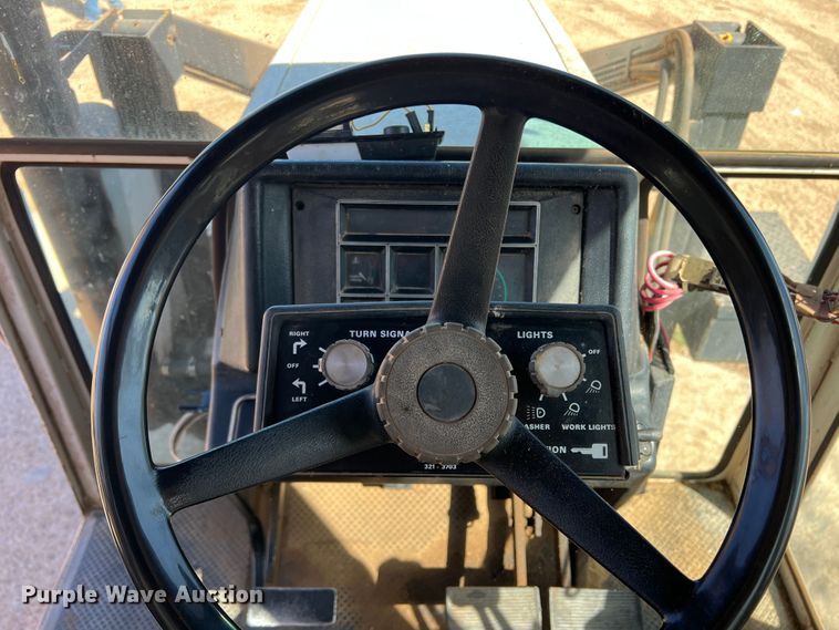 image for item DO8810 1981 Case 2290  tractor