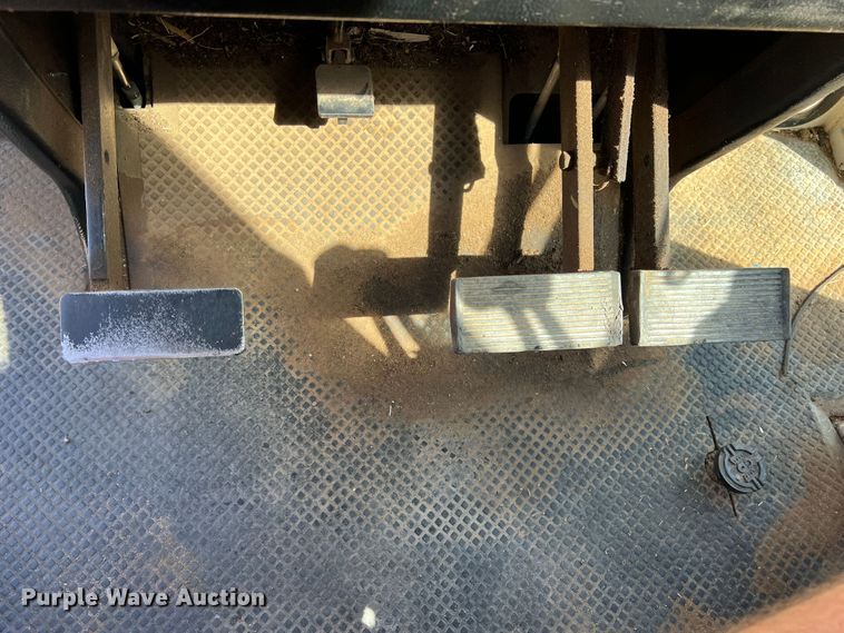 image for item DO8810 1981 Case 2290  tractor