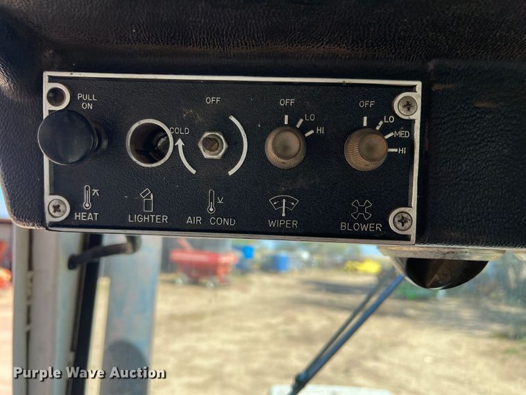 image for item DO8810 1981 Case 2290  tractor