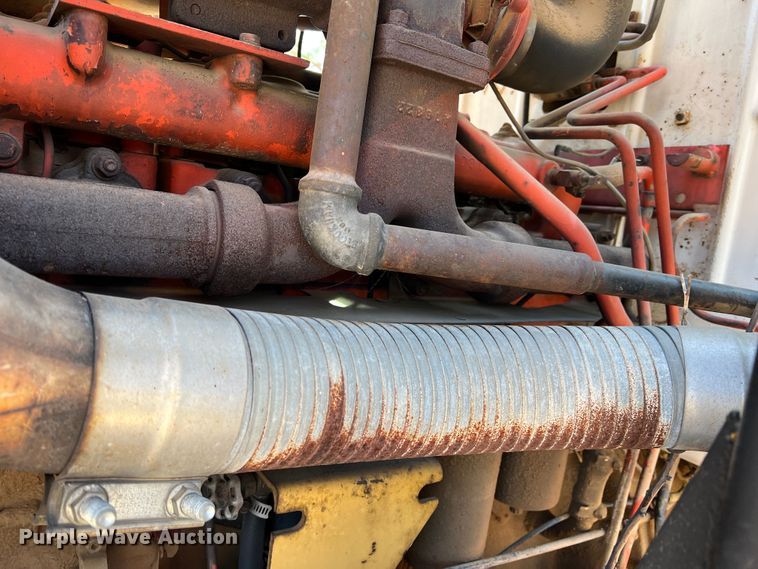 image for item DO8810 1981 Case 2290  tractor