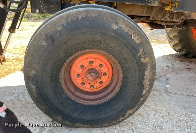 image for item DO8810 1981 Case 2290  tractor