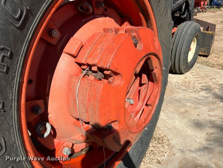 image for item DO8810 1981 Case 2290  tractor