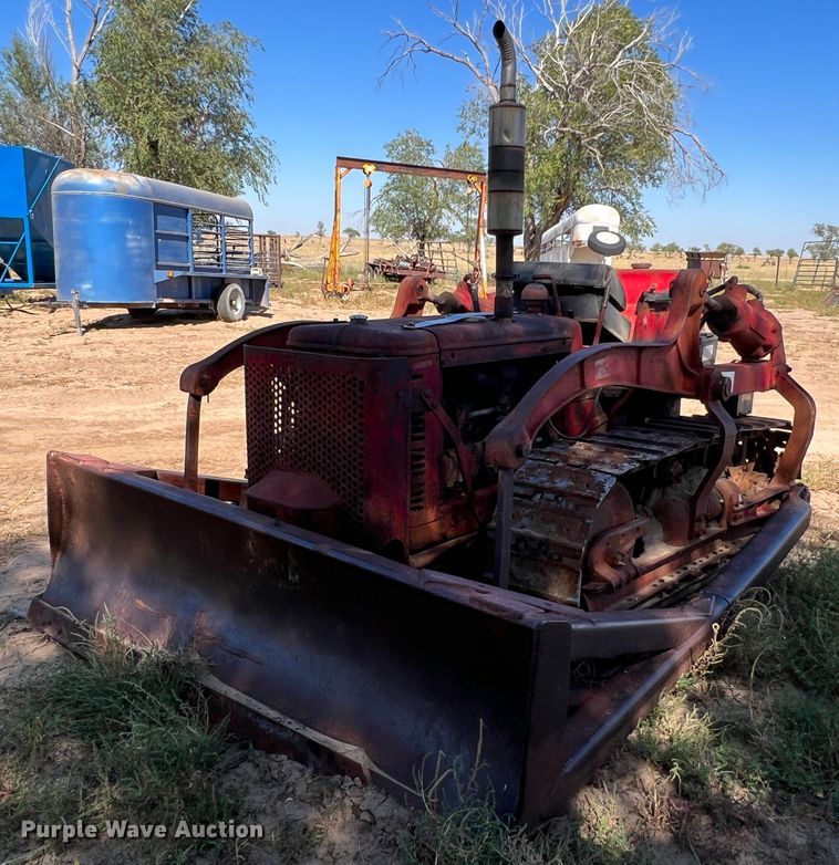 image for item DO8813 International T9  dozer