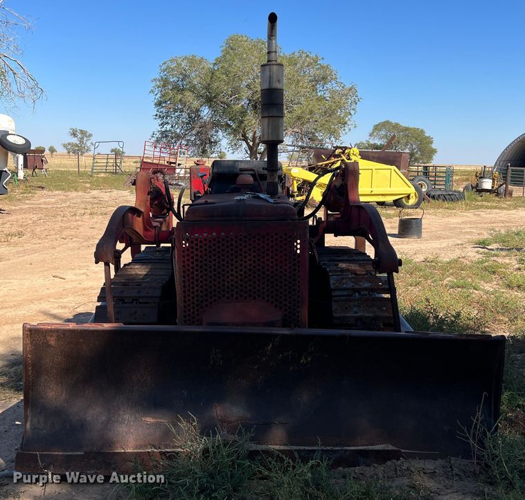 image for item DO8813 International T9  dozer
