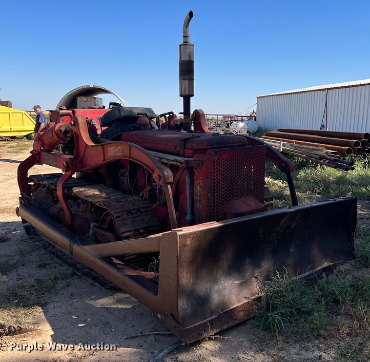 image for item DO8813 International T9  dozer