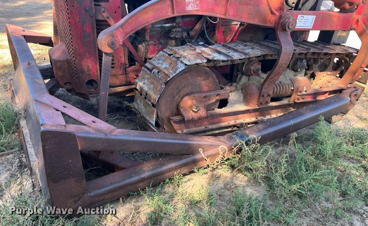 image for item DO8813 International T9  dozer