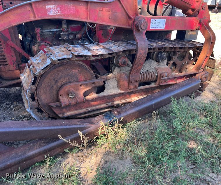 image for item DO8813 International T9  dozer