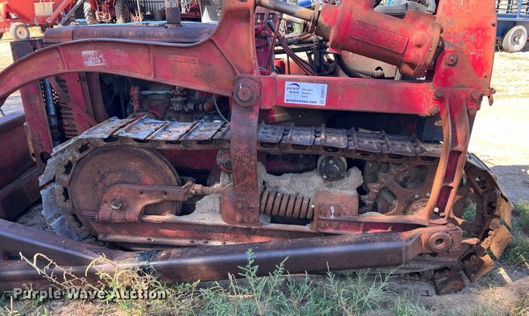 image for item DO8813 International T9  dozer