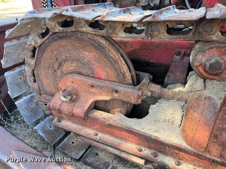 image for item DO8813 International T9  dozer